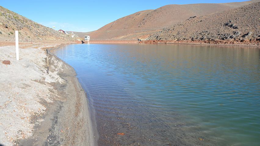 Agricultores padecen por recorte de entrega de agua