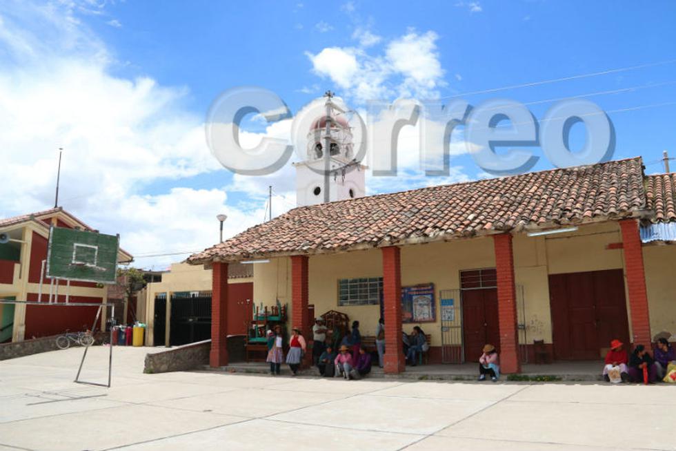 Alumnos de Sicaya estudiarán en colegio en ruinas (FOTOS)