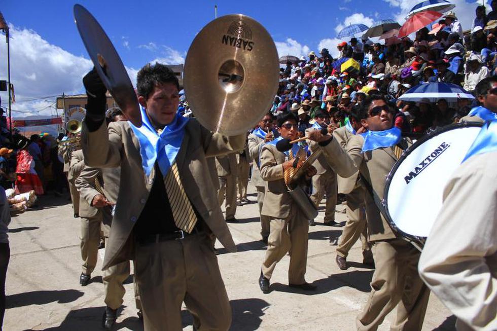 Mar de santiagueros en distrito de Sicaya (FOTOS) 