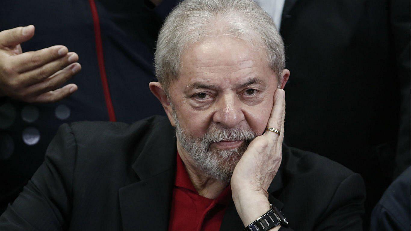 Brasil: Justicia embarga US$ 2,8 millones de fondo de pensión de Lula da Silva