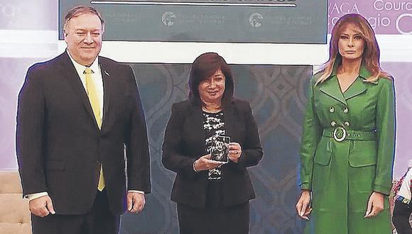 Fiscal sullanera es reconocida en EE.UU. con el premio “Mujeres de coraje” 