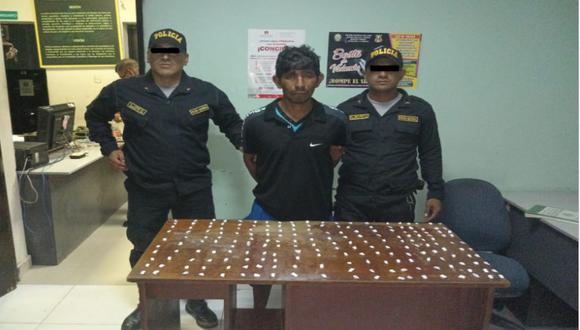 Personal de la Policía Nacional del Perú (PNP), intervino a Elver Iván  Zapata Flores, quien llevaba 200 envoltorios de PBC en una bolsa escondida entre sus prendas de vestir