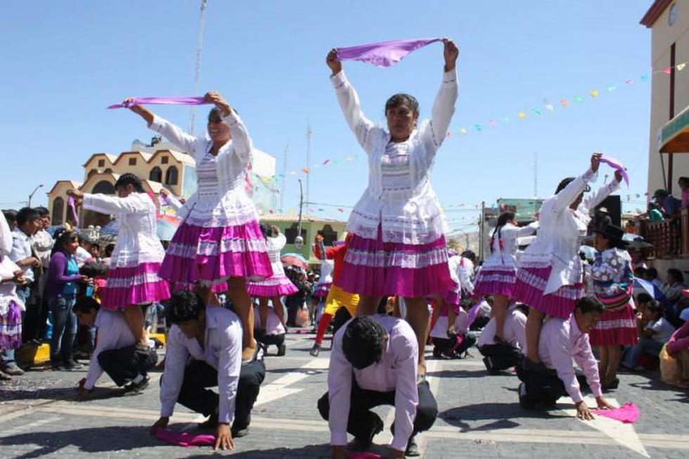Locumba cerró los carnavales con vistoso pasacalle