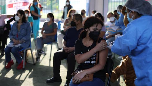 Minsa anuncia que desde hoy personas mayores de 40 años ya pueden recibir su cuarta dosis de la vacuna. (Foto: GEC)