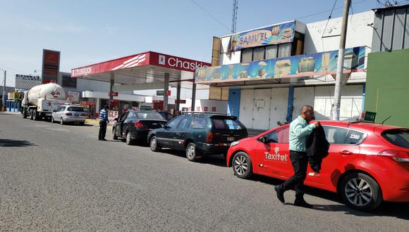 Son 30 grifos en la ciudad de Arequipa que brindan este servicio, sin embargo, no todos tienen stock. El gas es utilizado en gran parte por los taxistas. (Foto: GEC)