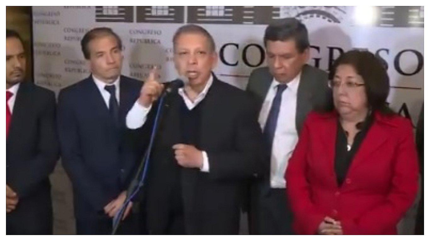 Marco Arana llama "delincuentes" a congresistas que votaron por Foronda (VIDEO)