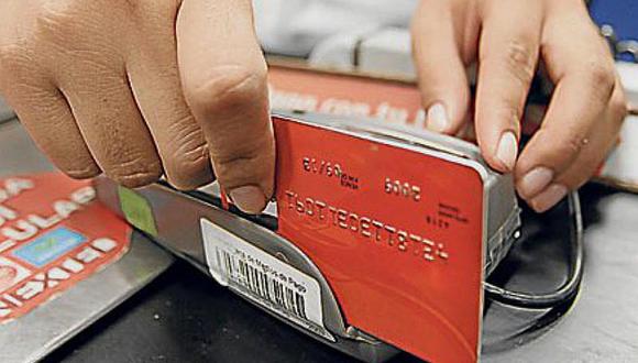 El 38% de tarjetas de crédito bancarias no permiten exonerar el cobro de membresía