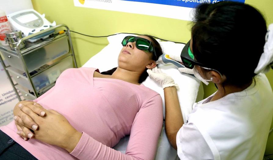 Tratamiento láser para adictos al tabaco y alcohol en Hospital de la Solidaridad