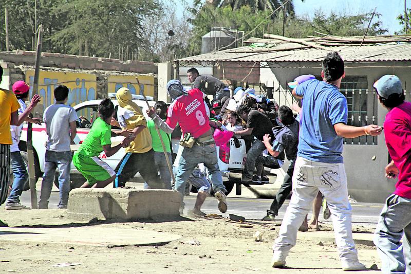 Intento de desalojo causa enfrentamiento
