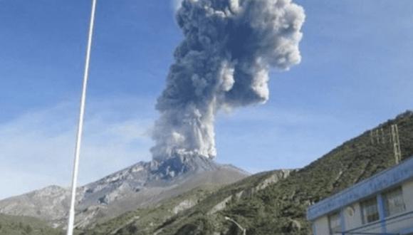 El último reporte señaló que en las cenizas alcanzaron hasta 1.700 metros de altura sobre la cima del volcán.