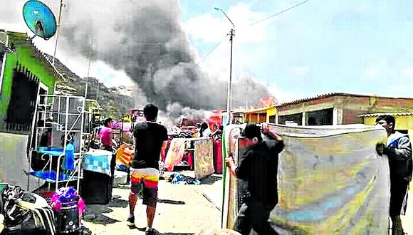 Un incendio destruye ocho viviendas en sector Las Peñitas de Talara 