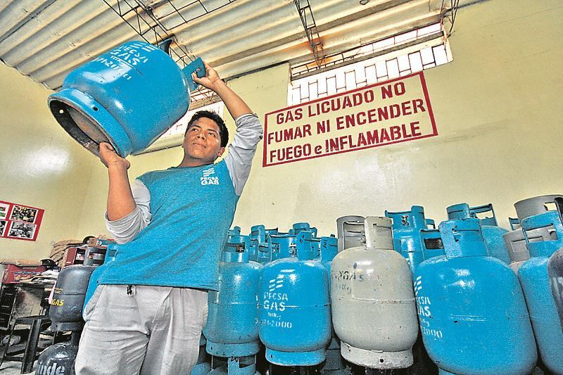 Dan crédito a Fondo de Combustibles