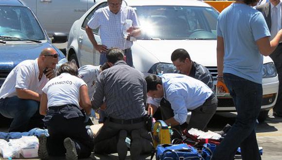 Periodista es asesinado cuando salía de un banco en México