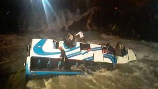 Puno: sube a tres los muertos tras caída de ómnibus al río Inambari
