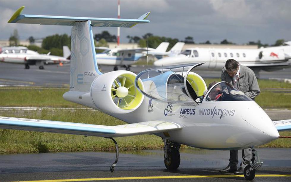 Presentan el prototipo del primer avión eléctrico con fines comerciales (FOTOS)