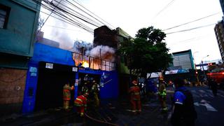 Incendio en mercado de Lince: siete unidades controlaron el fuego (VIDEO)