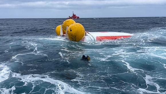 Foto de la agencia española de búsqueda y rescate marítimo Salvamento Marítimo a 22 kilómetros de las costas de las islas Sisargas, en la región de Galicia, al norte - Oeste de España. (Foto: SALVAMENTO MARITIMO / AFP)