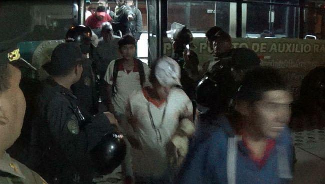 Arequipa: 62 hinchas de la "U" fueron detenidos por causar disturbios