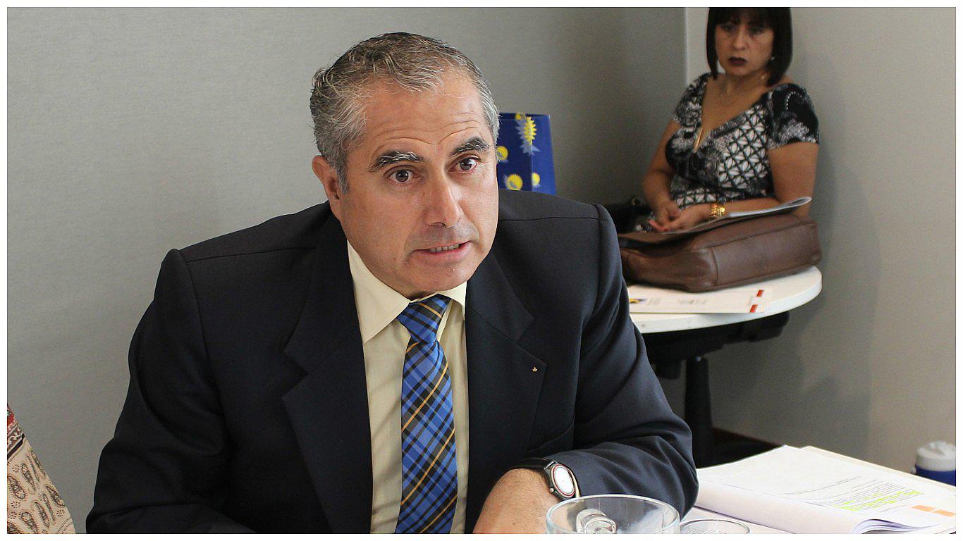 Parlamentario andino afirma que gobierno ha expuesto seguridad nacional en fronteras