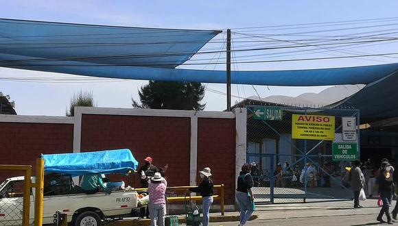 Arequipa: ambulantes amenazan con ingresar a la plataforma de Río Seco