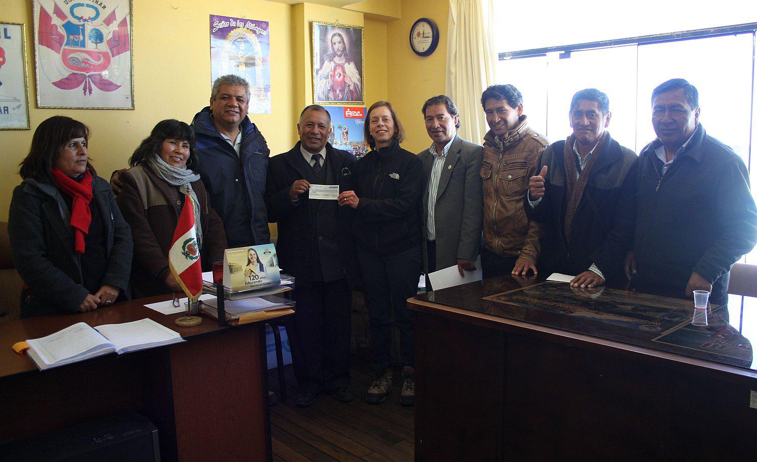 Nuevo sistema de pago beneficiará a profesores en Espinar