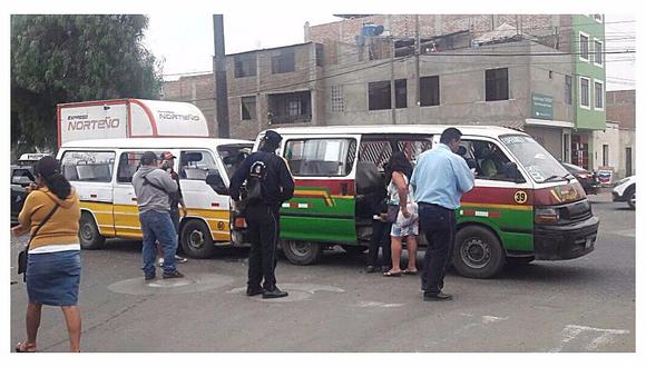Trujillo: Choque entre dos combis deja cinco heridos 