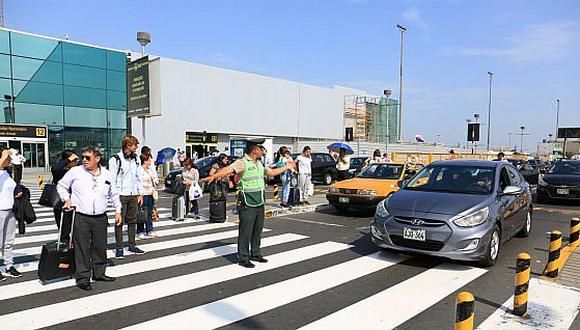 Aeropuerto Jorge Chávez: Acceso por Vía Libre ya no lo ocuparán taxis estacionados de manera permanente