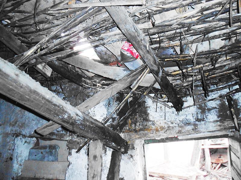 Familia a punto de ser sepultada