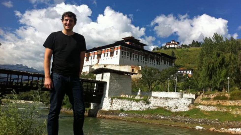 Joven de 24 años conoce todos los países del mundo (FOTOS)