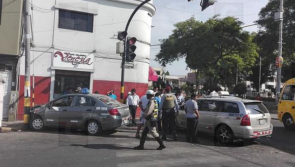 Choque deja cuatro personas heridas en cercado de Tacna