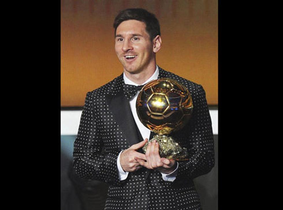 Messi recibe el Balón de Oro por cuarto año consecutivo