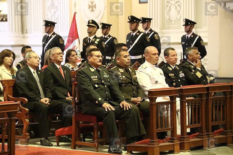 Ceremonia por los XXX aniversario de la Policía Nacional en Arequipa (FOTOS)