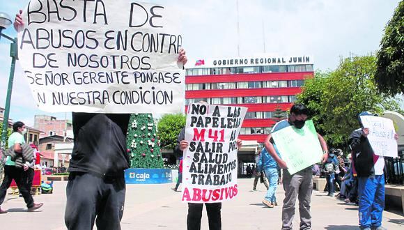 Abel Rivera Malpartida, es uno de los que protestó frente a la comuna huanca, él asegura que lo multaron el 4 de mayo pasado cuando se dirigía al hospital Daniel Alcides Carrión.