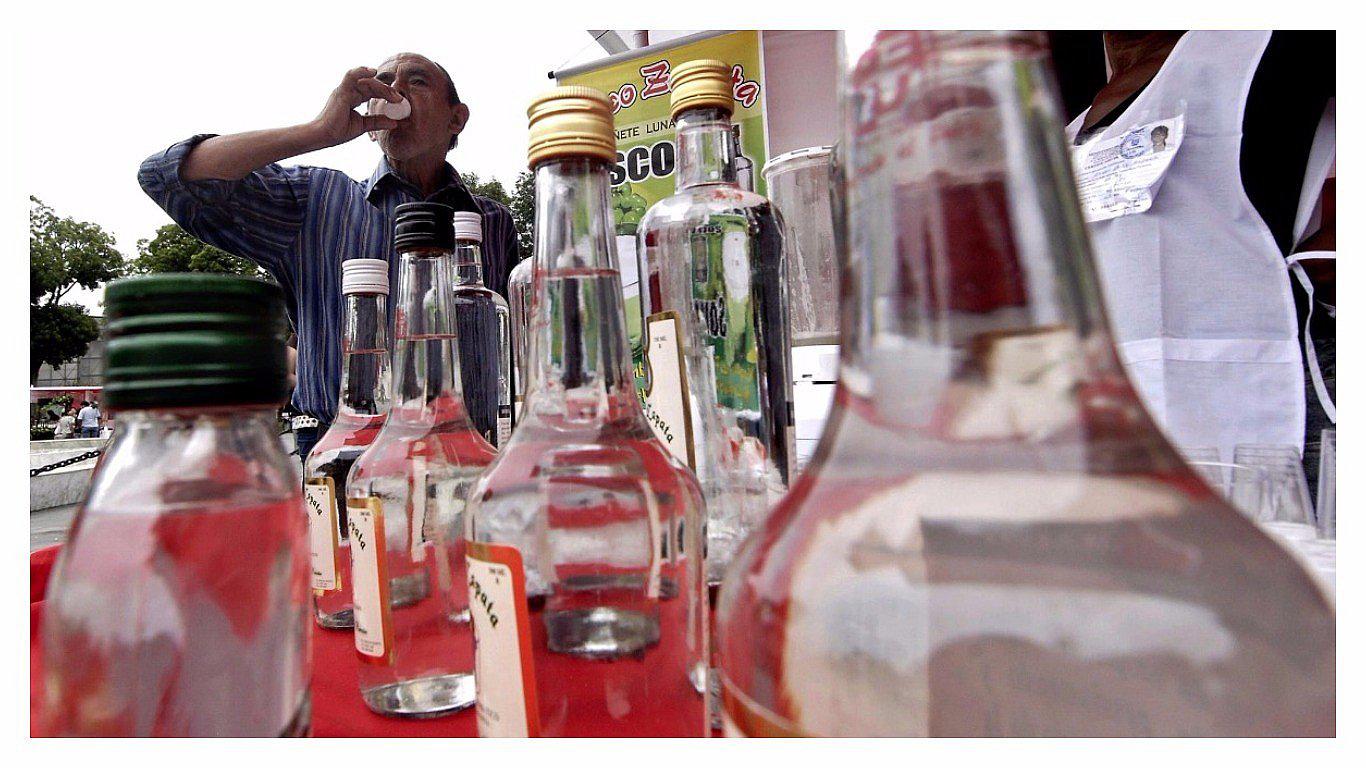 Chile pide que pisco peruano compita como "aguardiente" en concurso internacional 
