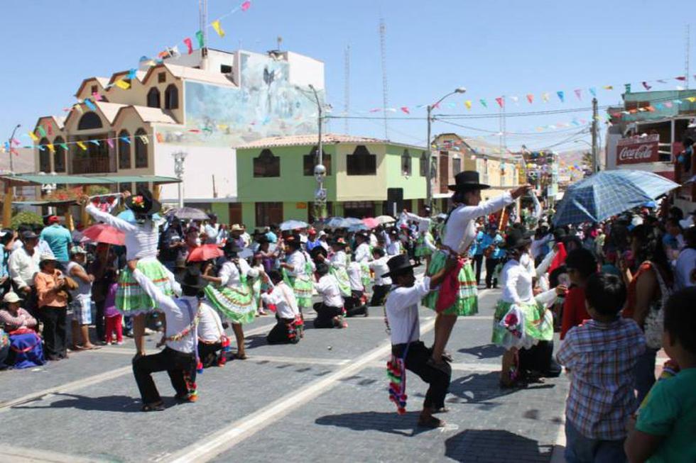 Locumba cerró los carnavales con vistoso pasacalle