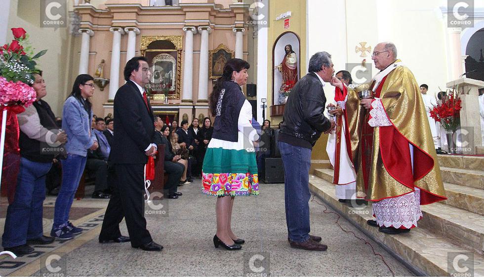 Huancayo recibe a futuro cardenal Pedro Barreto con canción mundialista (VIDEO)