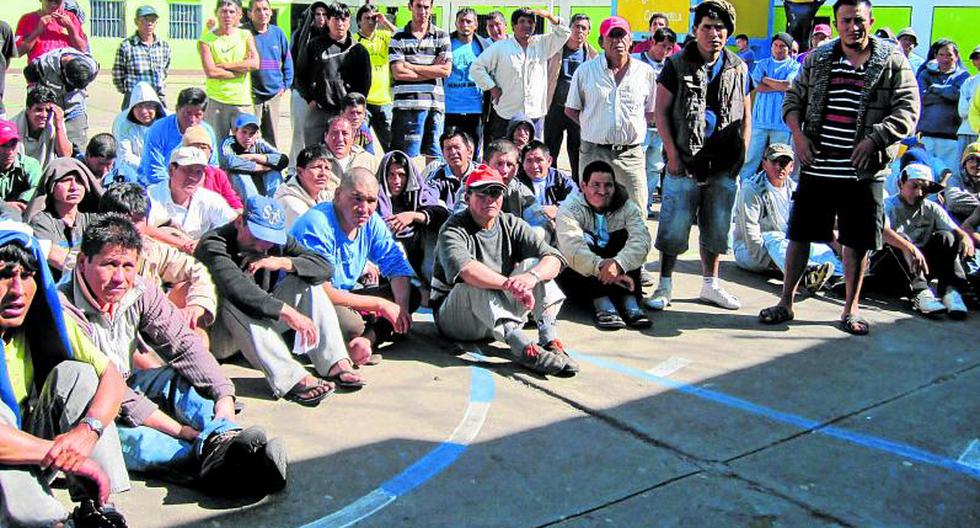 Presos del penal de Huancayo duermen hasta en el piso | EDICION | CORREO