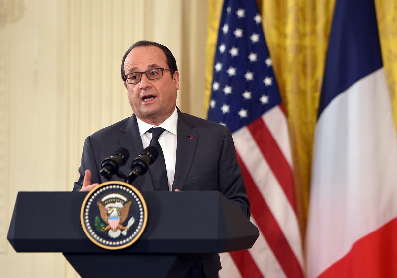 François Hollande lamenta derribo de avión ruso y pide más "coordinación" contra el EI
