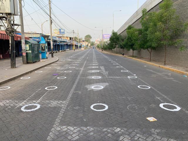 Municipalidad Provincial de Piura pintó círculos blancos en las pistas y veredas. (Foto: MPP)