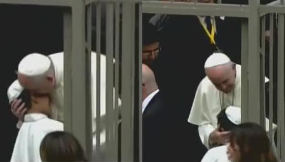 Francisco bendice a enfermos y a niño vestido de papa antes de viajar a Trujillo (VIDEO)