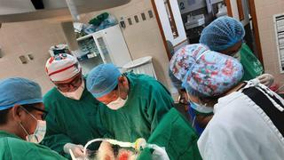 Cusco: realizan exitosa traqueoplástia a hombre que sufrió obstrucción en vías respiratorias por el COVID-19