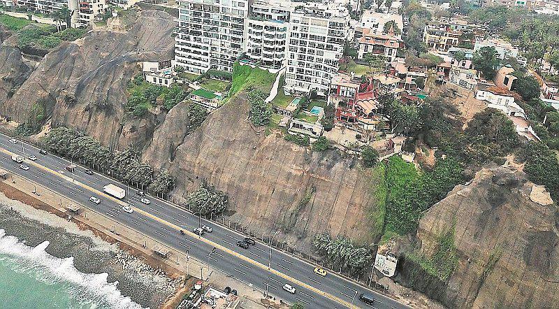 Acantilado de la Costa Verde es declarado en emergencia por la PCM