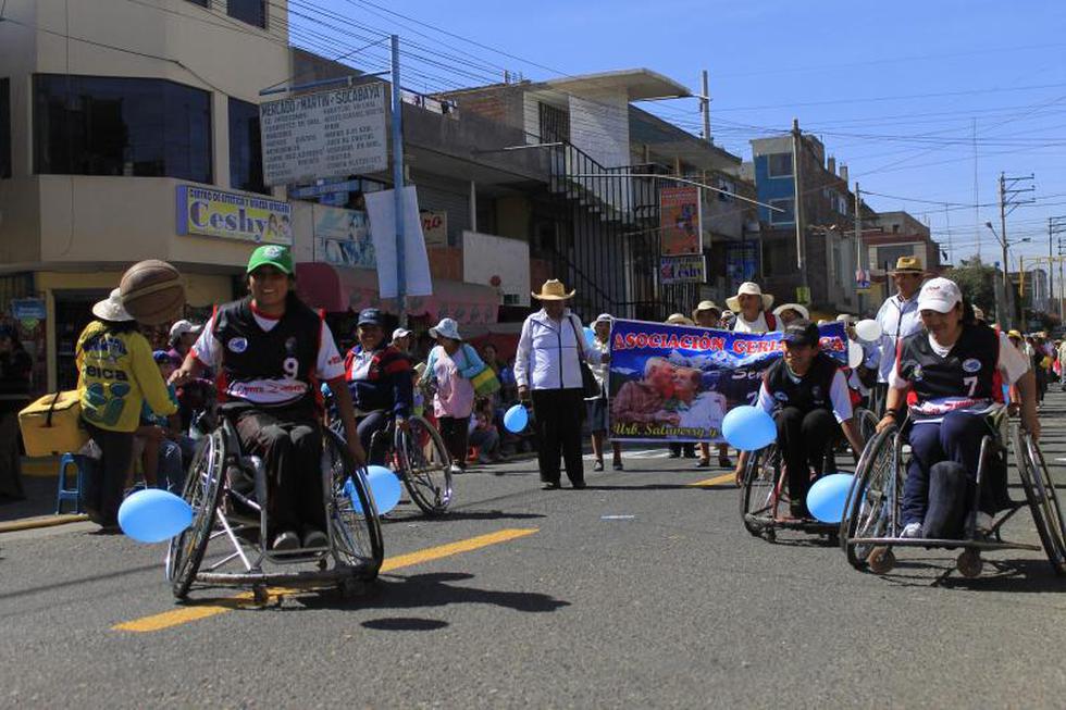 Distrito de Socabaya celebró aniversario con corso 