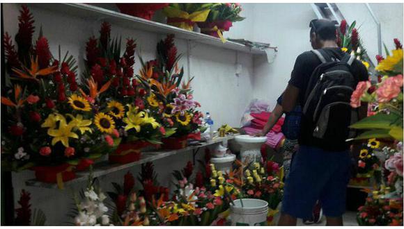 Perritos florales son sensación por San Valentín en Mercado Mayorista de Flores (VIDEO)