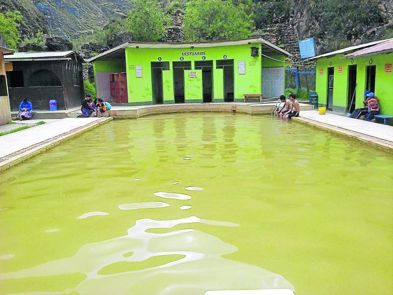 Hallan arsénico en baños termales