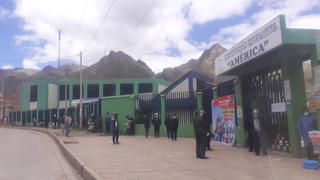 Huancavelica: Con colas y problemas comienza vacunación a adultos mayores