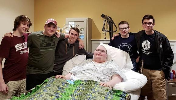 Jugadores 'online' se reúnen por primera vez para apoyar a su amigo con cáncer terminal