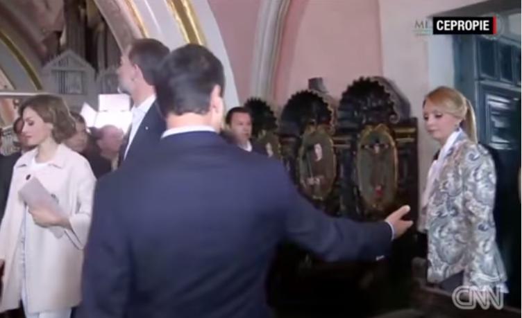 ​Angélica Rivera se enoja con Peña Nieto tras ser ignorada (Video)