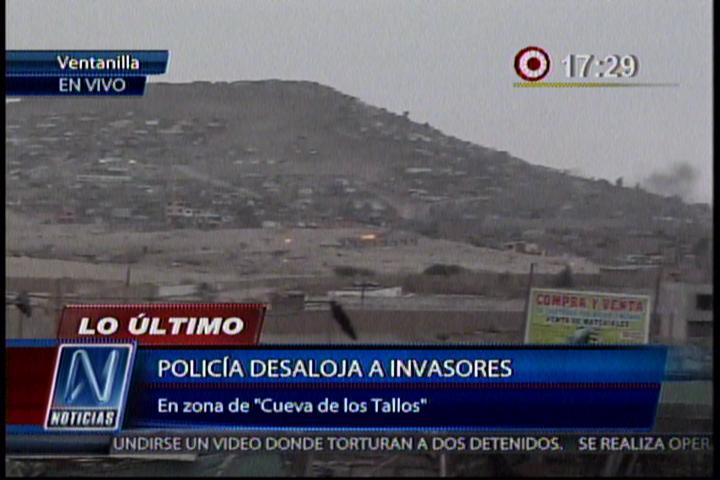 Policía desaloja a invasores de terreno en Ventanilla