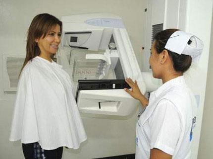 Cáncer de mama en mujeres es segunda causa de muerte por neoplasias en Perú